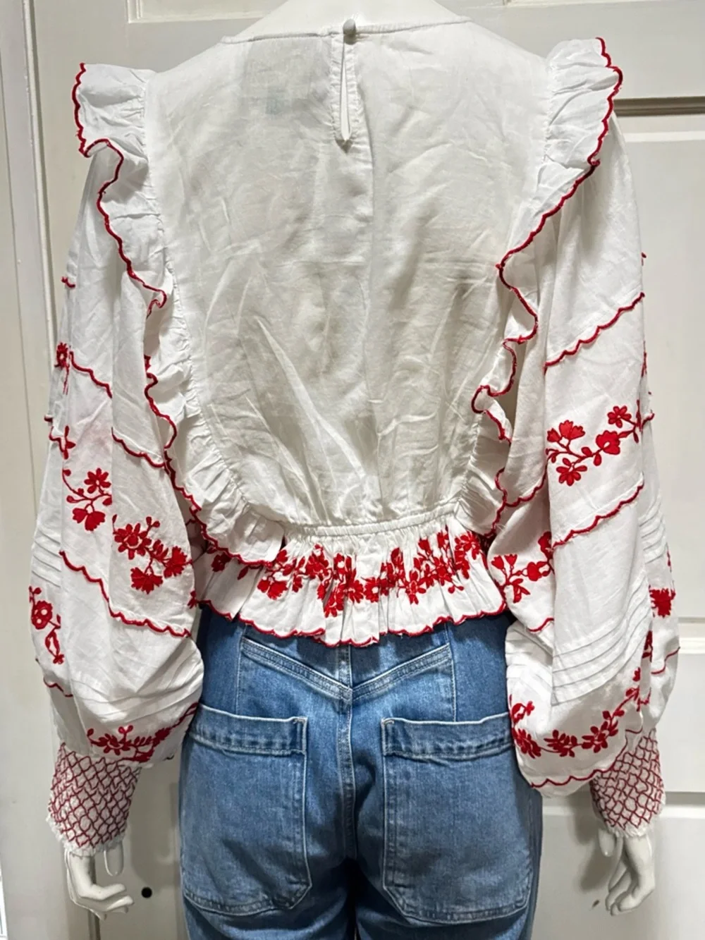 Farm Rio White Peasant with Red Floral Embroidery Long Sleeve Blouse Sz small - Picture 10 of 12